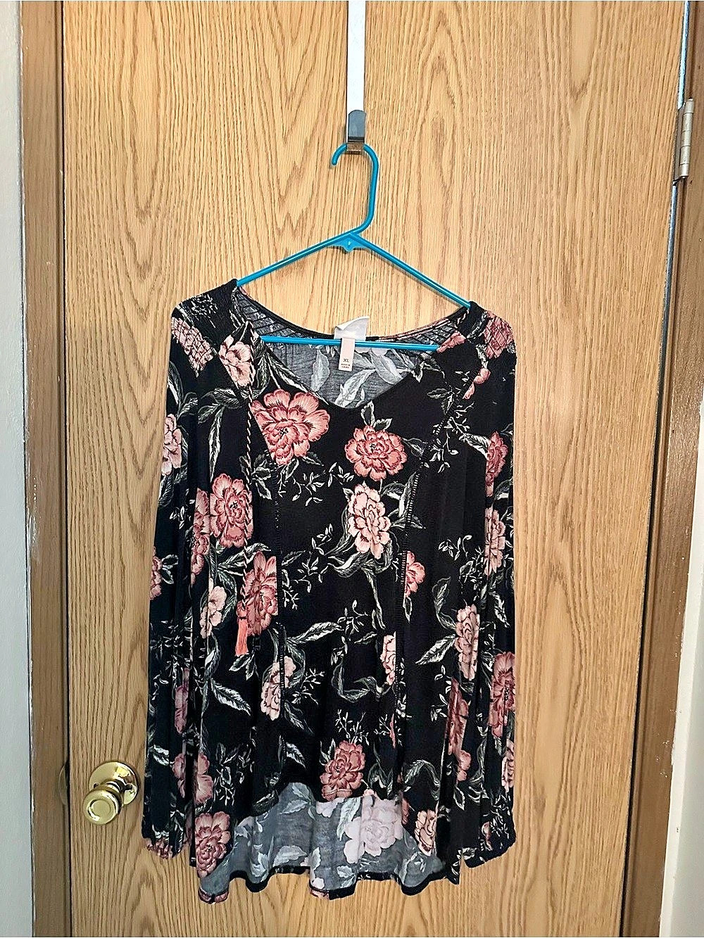 Knox Rose Floral Long Sleeve Blouse in Black & Pink Size XL